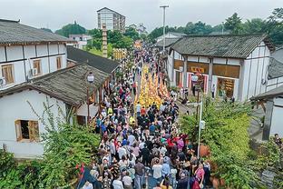 西甲黑马赫罗纳遭遇打击！后卫大卫-洛佩斯因批评裁判被禁赛4场